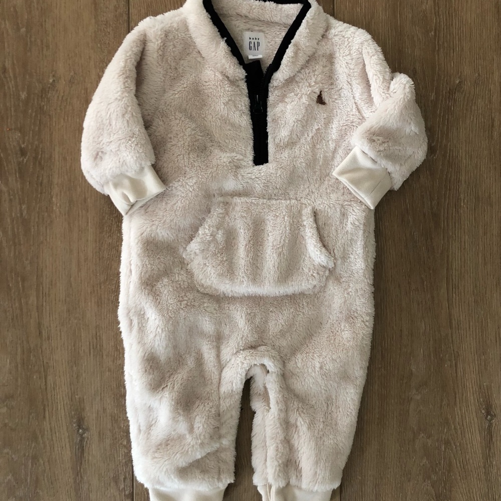 NWOT Baby GAP Furry Cream One-Piece 3-6 Months